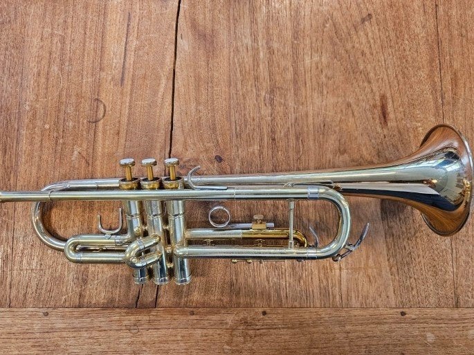 C.G. Conn 1000B Bb Trompet, Muziek en Instrumenten, Blaasinstrumenten | Trompetten, Gebruikt, Trompet in si bemol, Ophalen