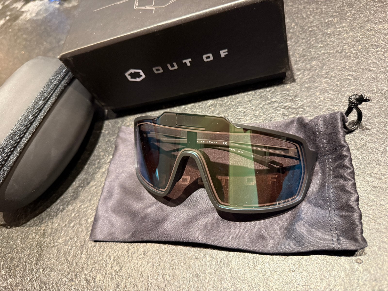 Lunettes de vélo Out Of Bot 2 - neuves, non utilisées, Enlèvement, Comme neuf, Lunettes
