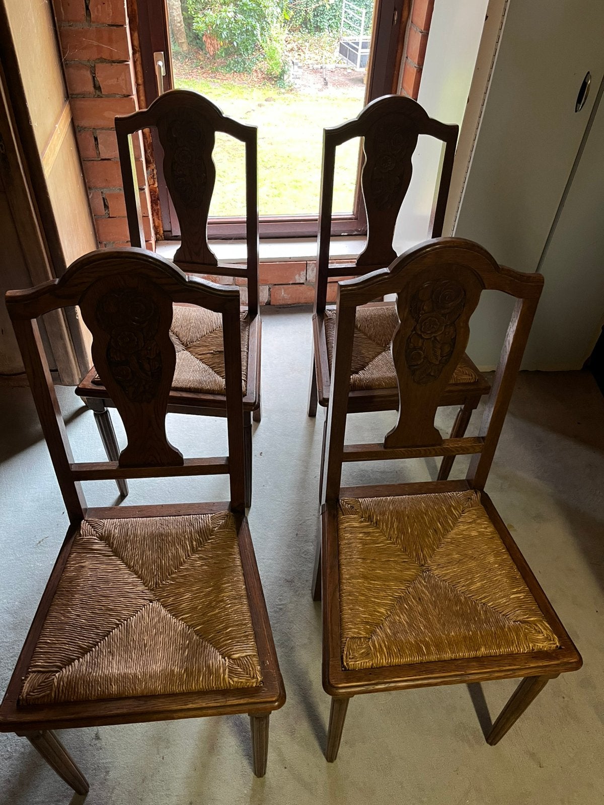Rieten stoelen, Enlèvement