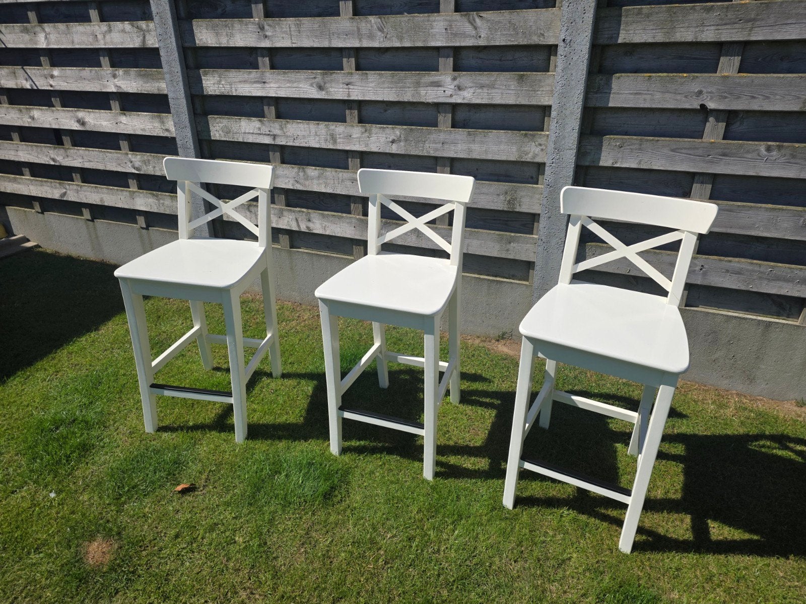hoog tafel met 3 hoogstoelen, Ophalen