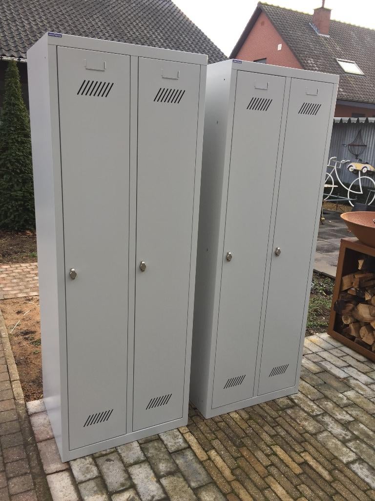 Degelijke 2 - deurs lockerkasten kledingkasten . Als nieuw !, Enlèvement, Comme neuf