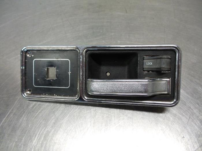 Poignée portière 4portes arrière droite d'un Jeep Cheroke, Jeep, -, Utilisé, -