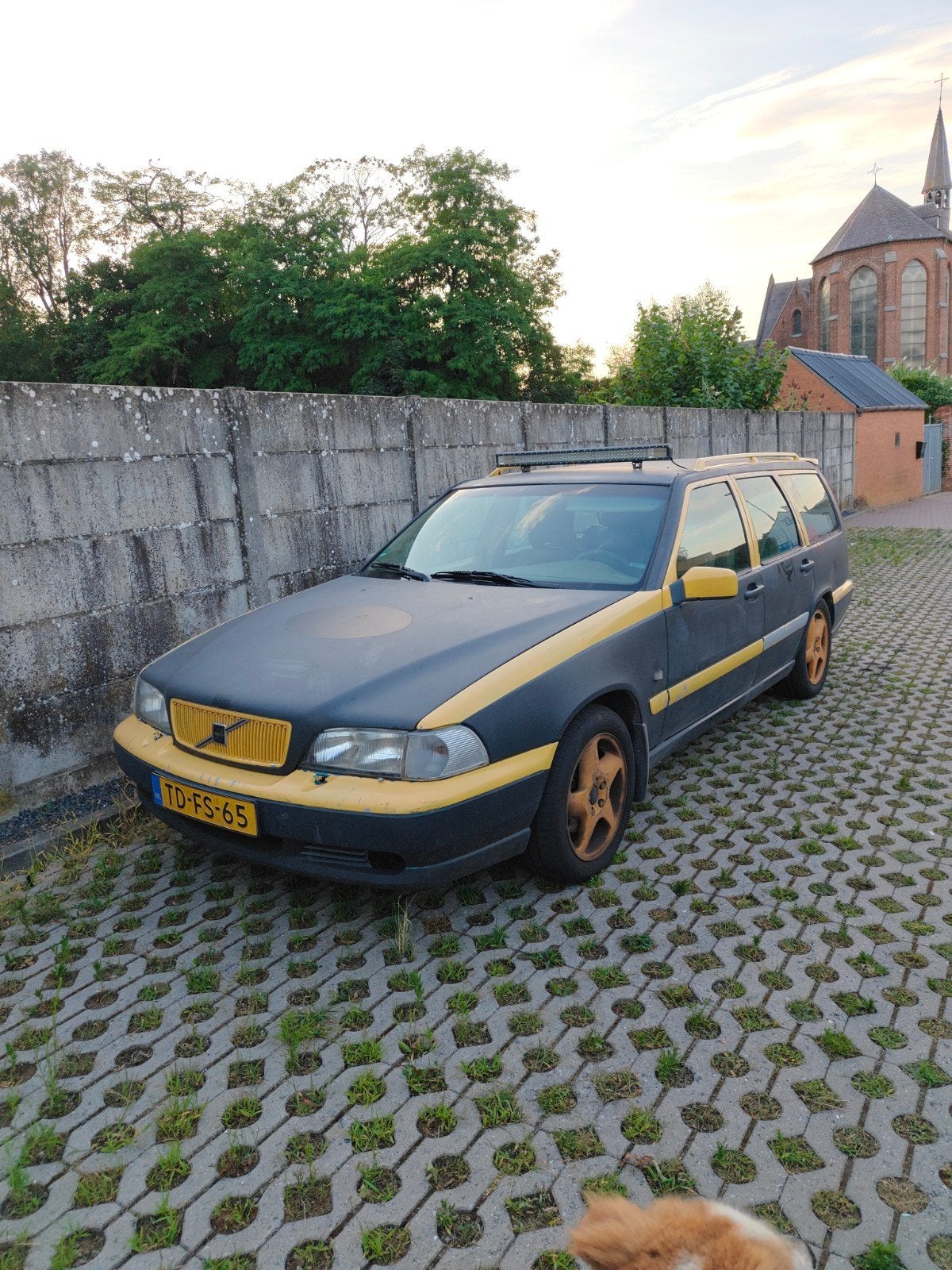 Carbage Run Veteraan! Volvo V70 (1998) – 'Mad Max Edition', Auto's, Beige, 5 deurs, Particulier, 1600 kg