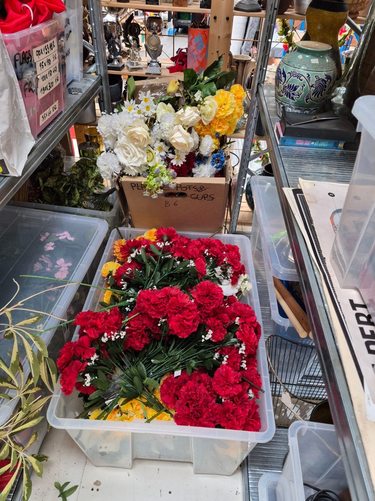 Groot lot plastic bloemen en planten, Ophalen