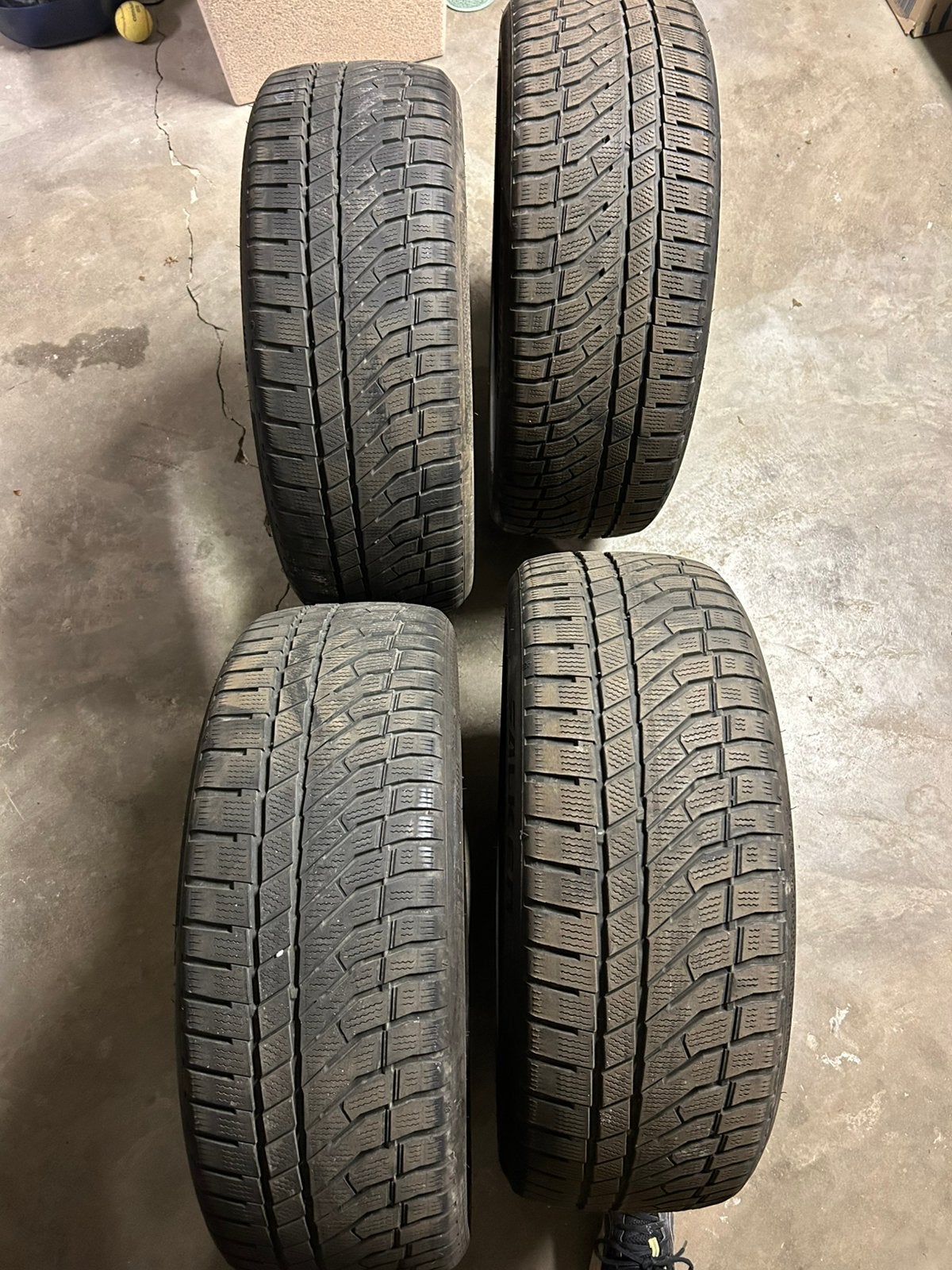 Lot de 4 pneus hiver Falken 225/45 R18 95V, Autos : Pièces & Accessoires, Pneus hiver, Véhicule de tourisme, Enlèvement, Utilisé