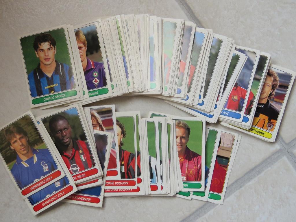STICKERS PANINI - STARS DU FOOTBALL EUROPÉEN, Enlèvement ou Envoi, Comme neuf, Plusieurs autocollants