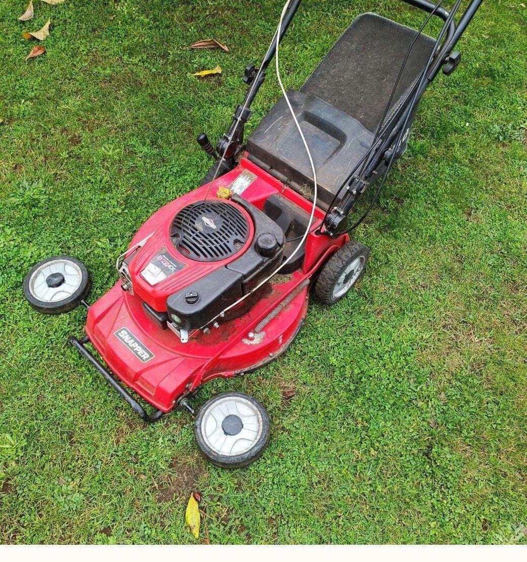 Gezocht: Gratis benzine Grasmaaier, Tuin en Terras, Ophalen