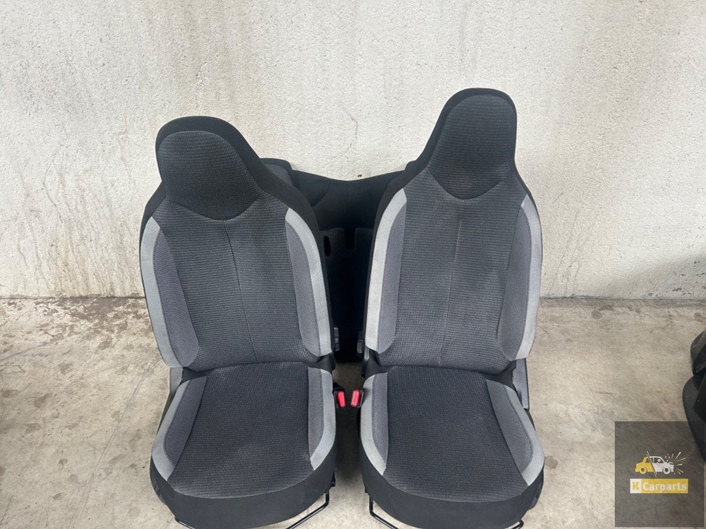Stoelen set Totoya Aygo compleet Interieur set citroen c1, Info@fabrikant.eu, Fabrikantstraat 1
1000 AA  Amsterdam, NL, Toyota