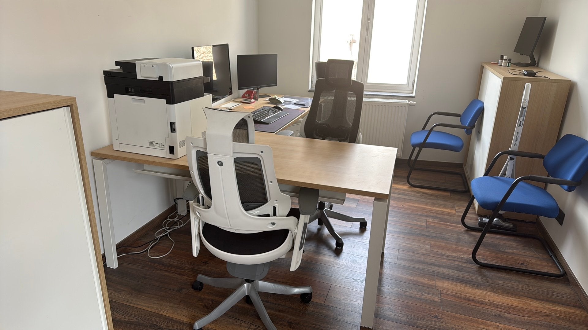 Bureau de jonne qualite et chaises ergonomique, Enlèvement