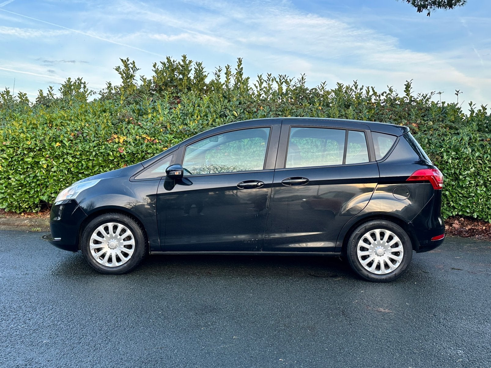 Ford B-Max 1.0 Benzine 2014 Euro 5b 160.000km Airco, Auto's, Voorwielaandrijving, Euro 5, Stof, Zwart