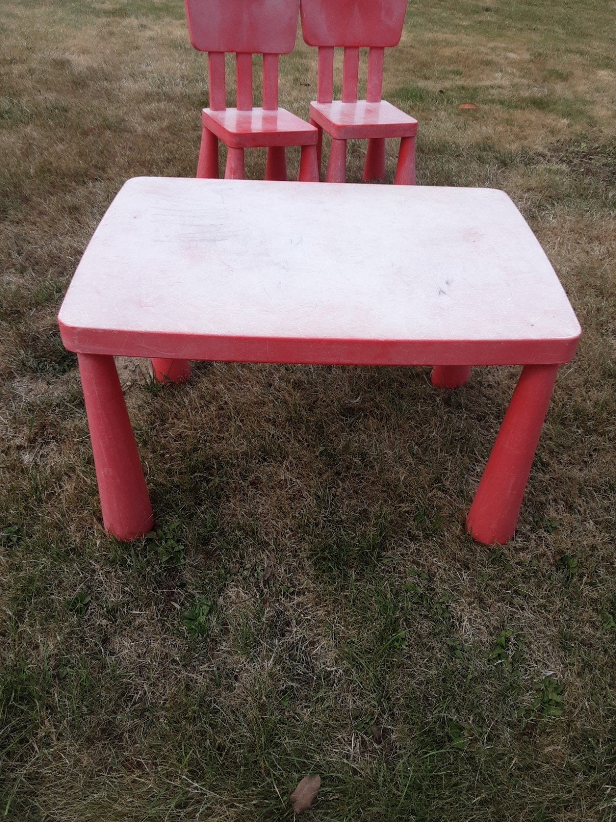 kindertafel en 2 stoelen ikea, Ophalen, Gebruikt