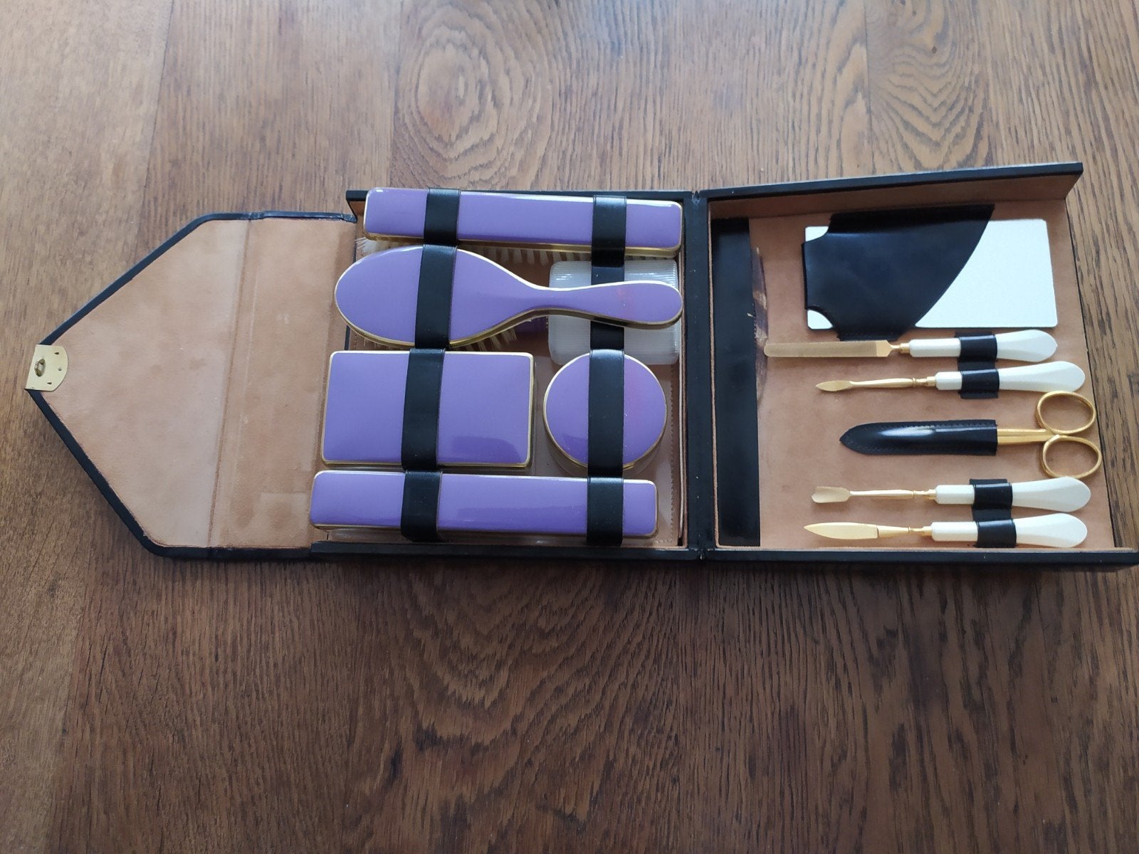 Trousse de toilette carrée vintage, Bijoux, Sacs & Beauté, Trousses de toilette, Enlèvement ou Envoi, Comme neuf, Noir, Homme ou Femme