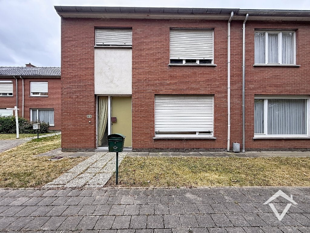 Woning 3 slpkmrs, tuin en garage in rustige woonwijk, 200 tot 500 m², Roeselare, 462 kWh/m²/jaar, 3 kamers