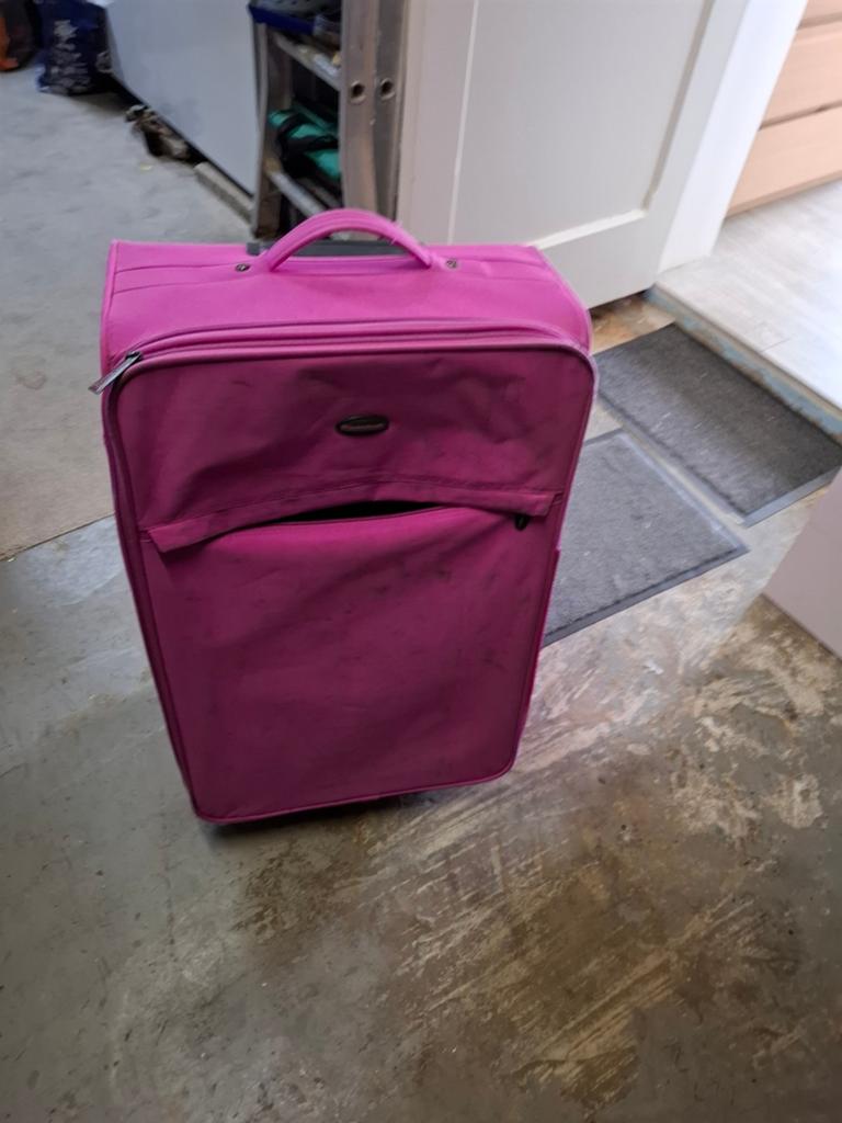 Grande valise fonctionne parfaitement, interieur nickel, Enlèvement
