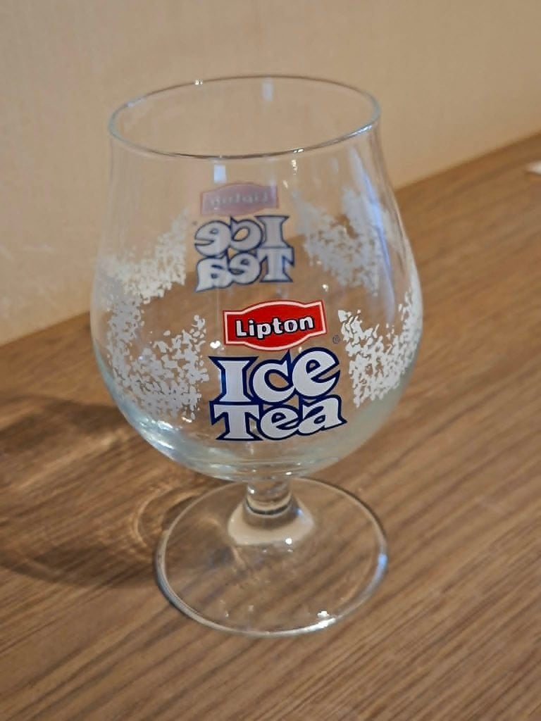 Bolvormig glas Lipton Ice-Tea, Collections, Verres & Petits Verres, Comme neuf, Verre à soda, Enlèvement ou Envoi