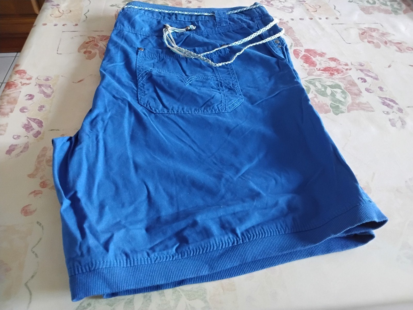 Mooie hel blauwe bermuda, Kleding | Dames, Grote Maten, Ophalen, Nieuw, Blauw
