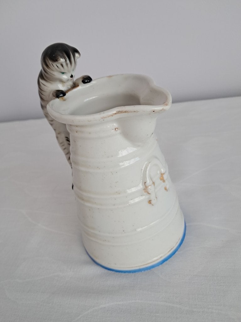 pot à lait en porcelaine anse chaton Kuznetsovs/Baudour, Enlèvement ou Envoi