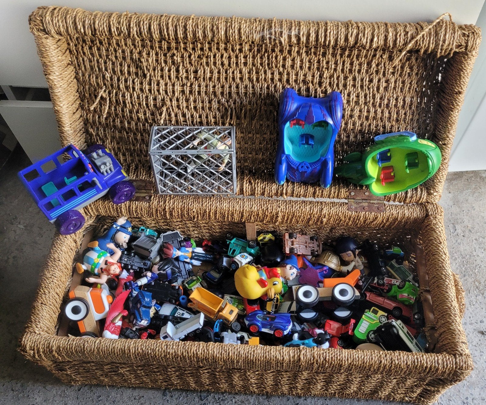 lot de voiture et figurine, Ophalen