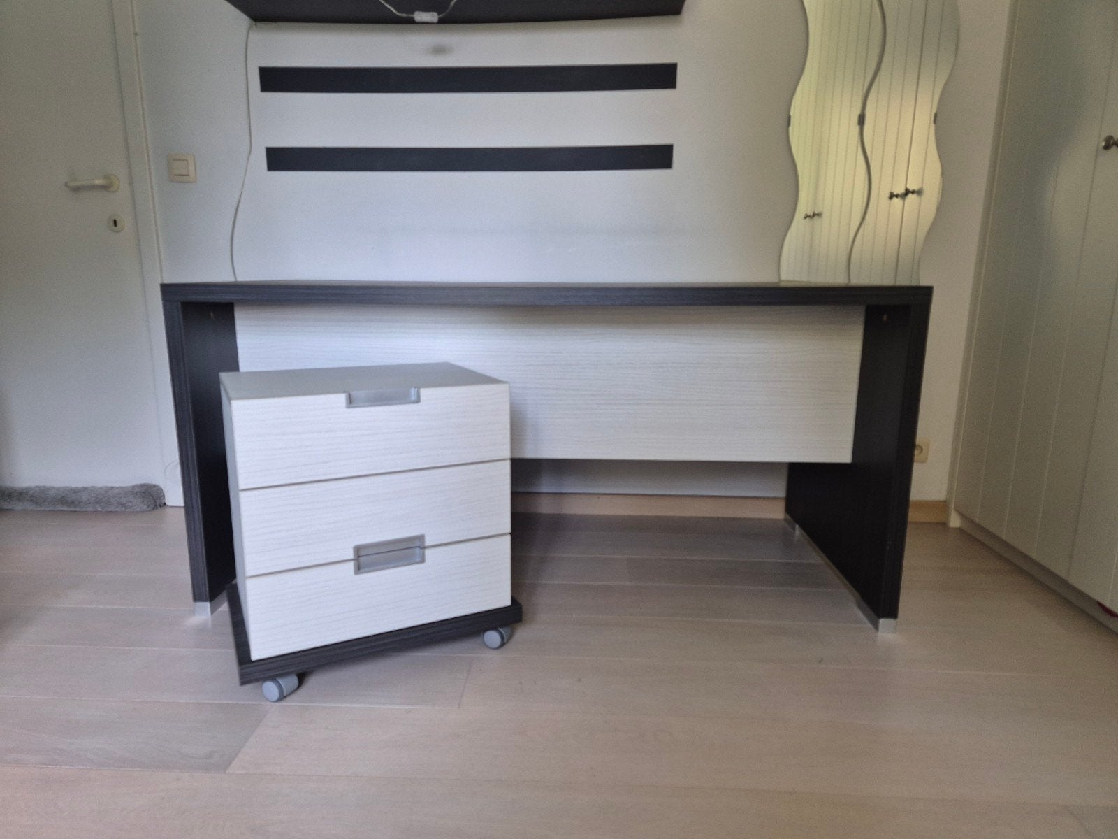 bureau met bureau lade, Huis en Inrichting, Ophalen, Gebruikt, Zwart, Hout