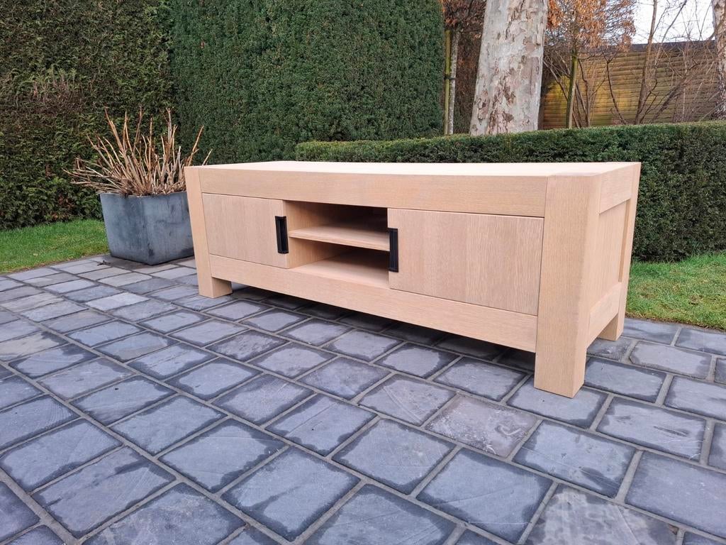 Tv meubel uit eikenhout. Geluchtgomd., Ophalen of Verzenden, Eikenhout