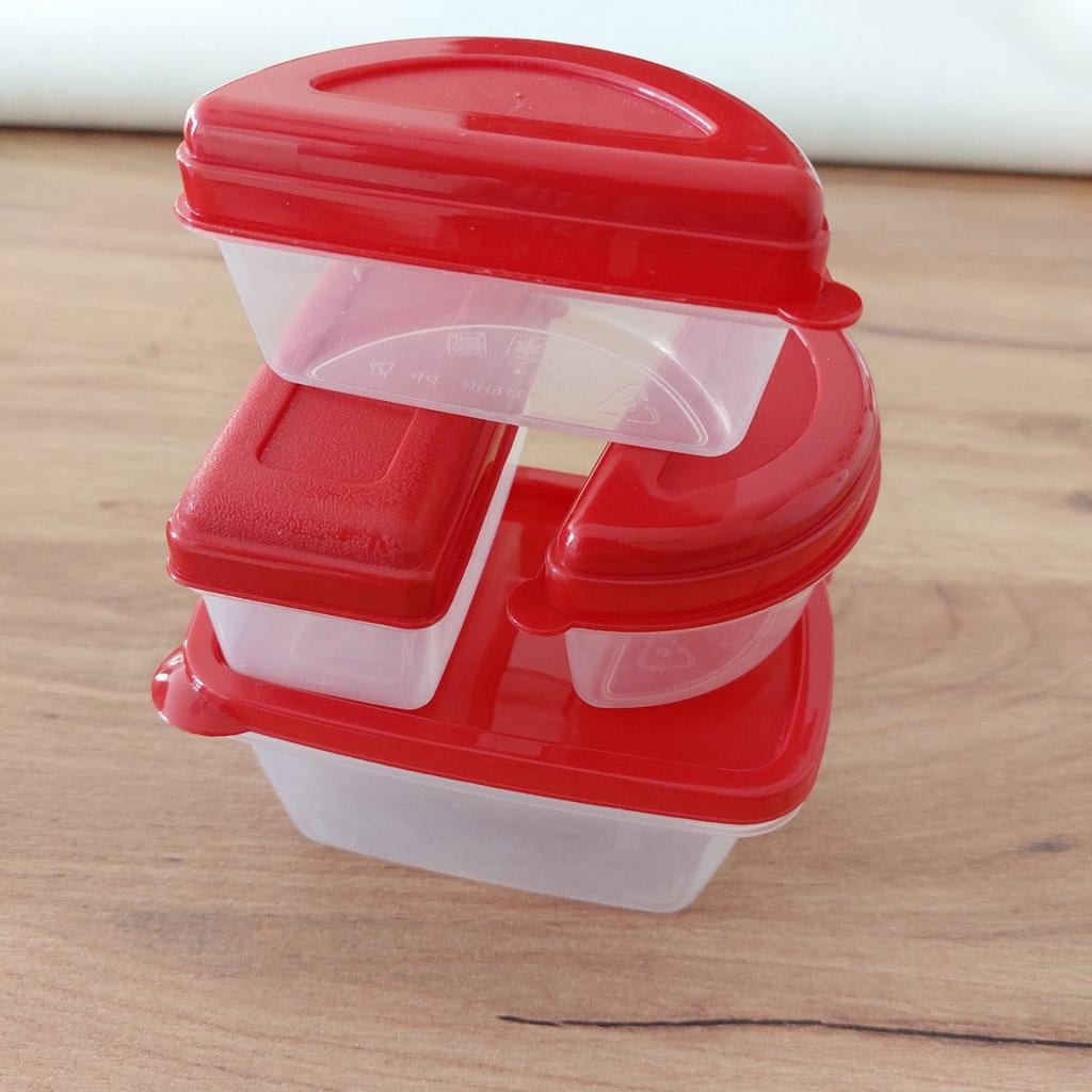 Lot de 4 petites boîtes à fraîcheur avec couvercles. Bon éta, Enlèvement
