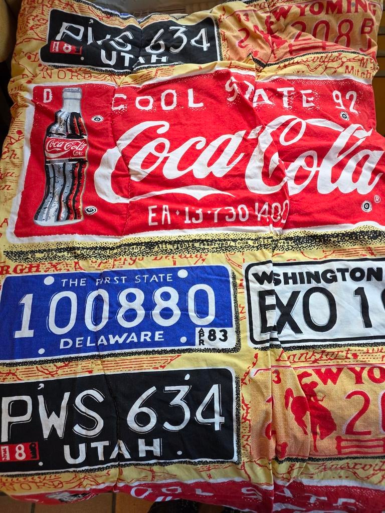 Couette marque "Coca-cola" de 1992, très bon état, Maison & Meubles, Accessoires pour la Maison | Plaids & Couvertures, Enlèvement