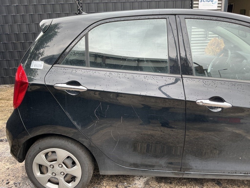 PORTIERRUIT RECHTS ACHTER Kia Picanto (TA) (|834201Y010|), Info@kia.de, Theodor-Heuss-Allee 11
60486  Frankfurt am Main, DE, Kia Deutschland GmbH