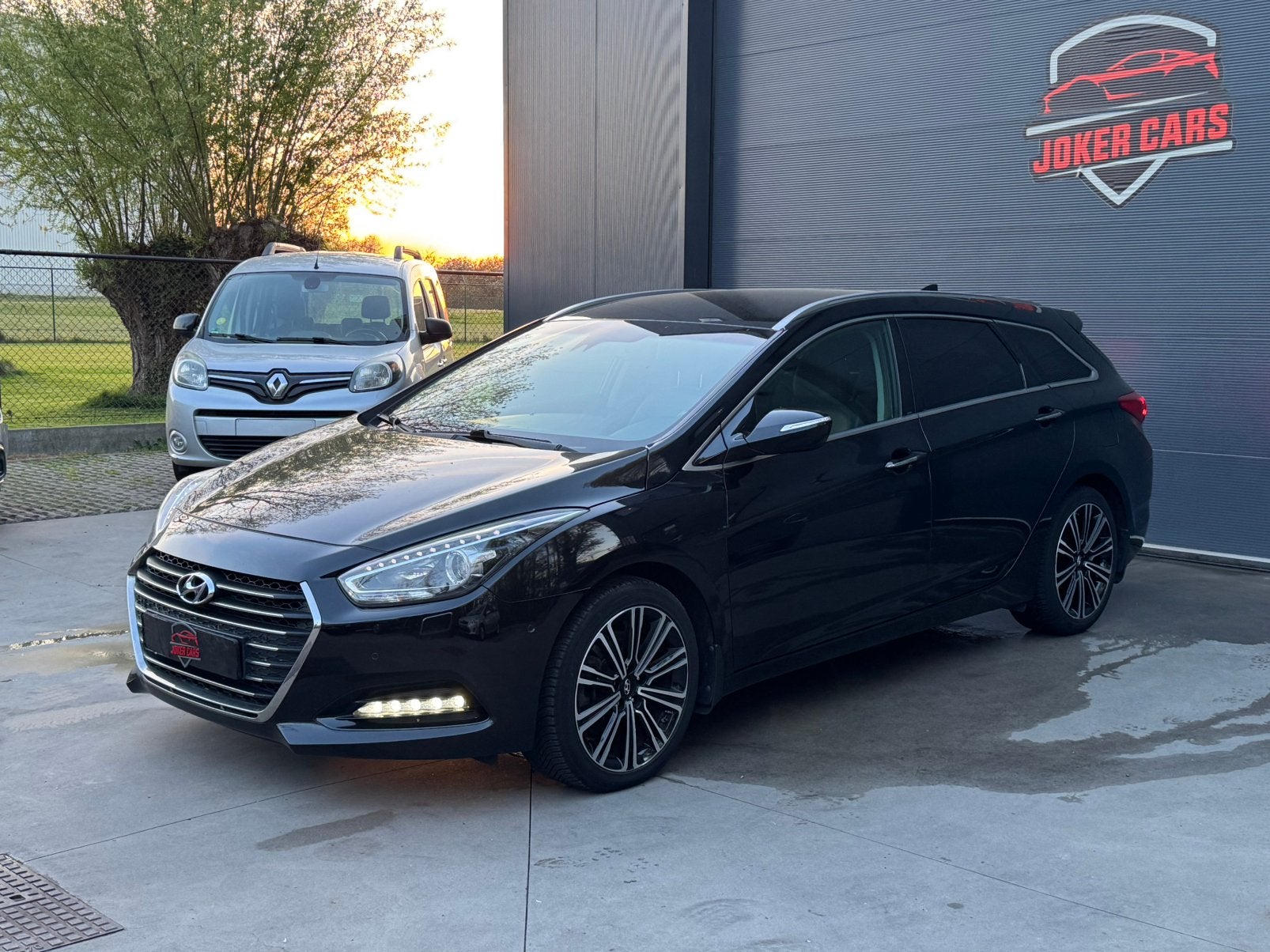 Hyundai i40 SW 1.7 CRDi Premium Automaat FULL, Auto's, Hyundai, Automaat, Dealer onderhouden, 4 cilinders, 1685 cc
