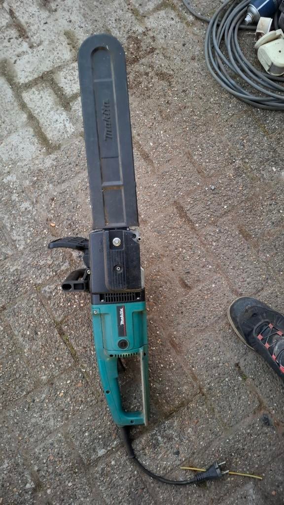 Makita elektrische kettingzaag, Ophalen, Kettingzaag