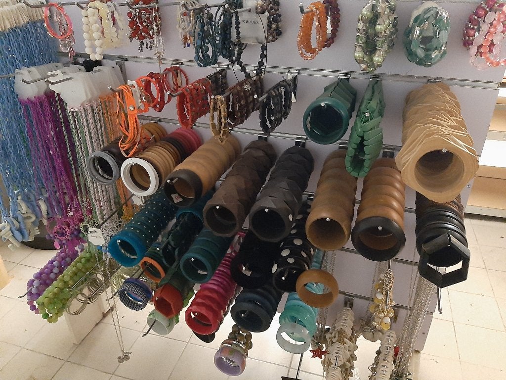 Armbanden, Bijoux, Sacs & Beauté, Bracelets, Neuf, Autres couleurs, Avec bracelets à breloques ou perles, Enlèvement