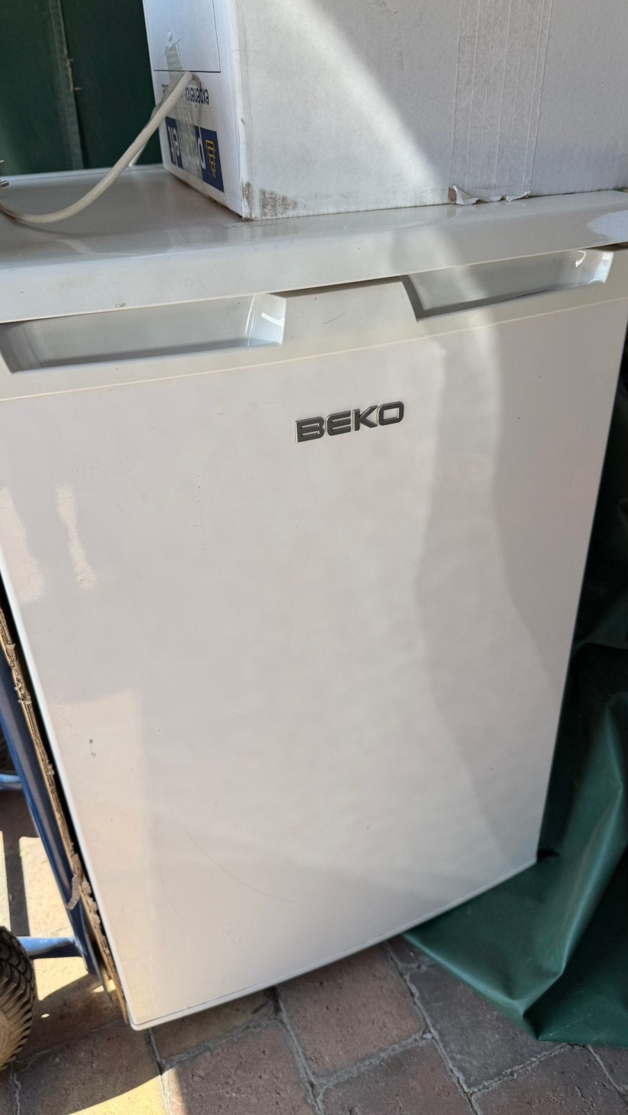 Petit frigo avec congelateur  Beko fonctionnel, Electroménager, Enlèvement, Comme neuf