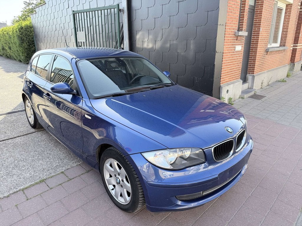 BMW 116 2.0 i EDITION, Auto's, BMW, 90 kW, https://public.car-pass.be/vhr/52c555ab-a842-4e66-9f2b-d10a2e400794, Zwart, Isofix