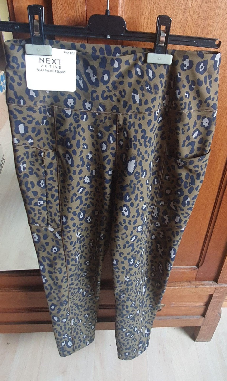 Nieuw: Next Active Sport Legging Khaki Luipaard - Maat M, Neuf, Taille 38/40 (M), Enlèvement ou Envoi, Next