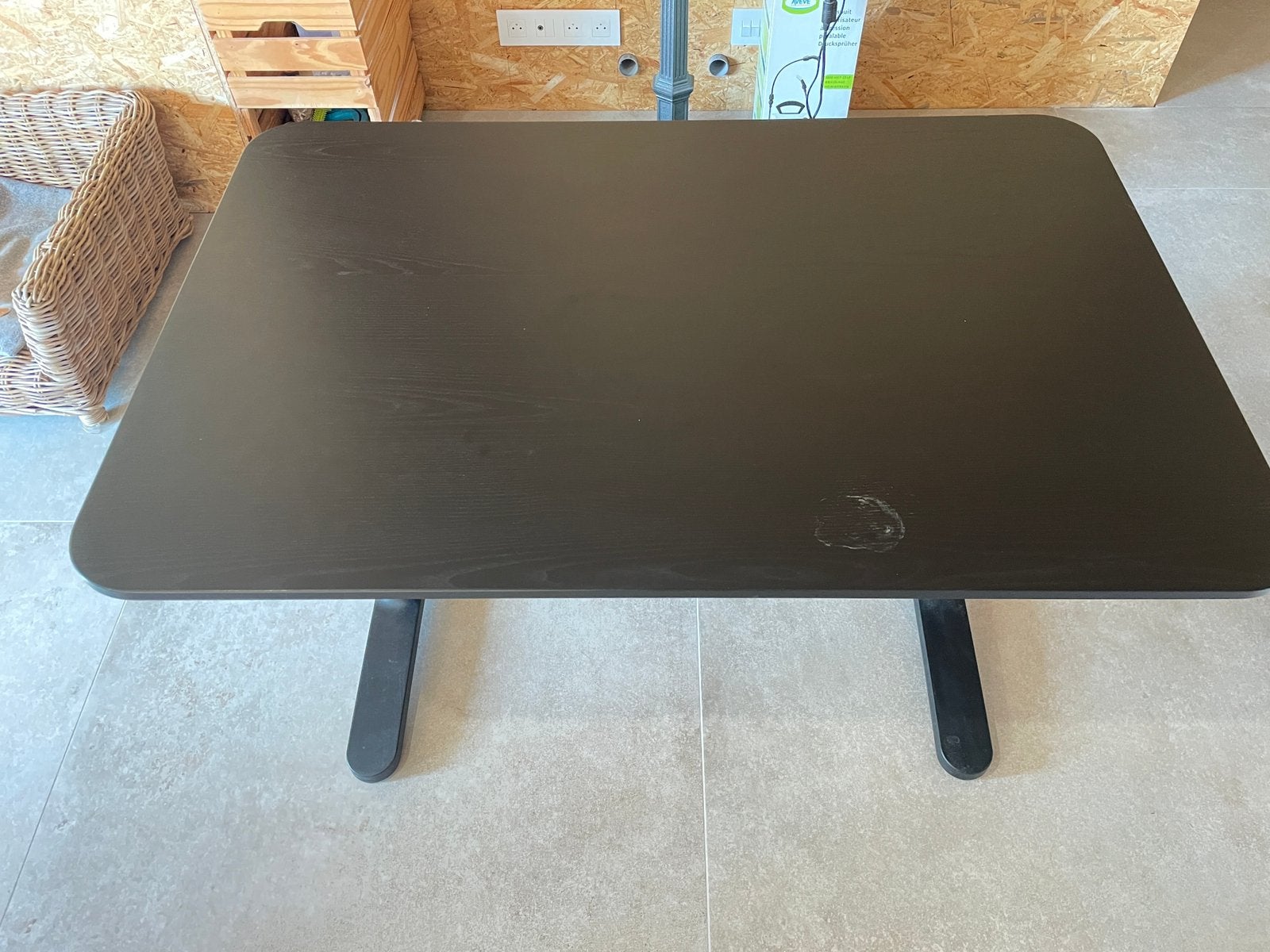 Bureau Bekant IKEA couleur noir, Enlèvement, Utilisé