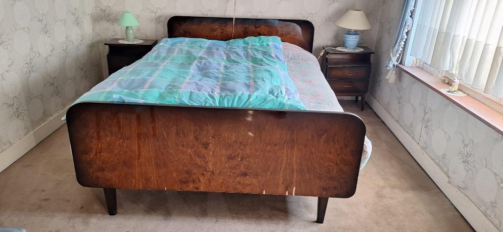 2 persoonsbed met nachtkastjes, Ophalen, Gebruikt, Bruin, 140 cm