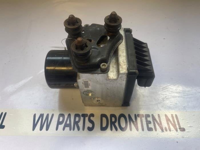 Pompe ABS d'un Volkswagen Passat, Volkswagen, -, 3 mois de garantie, Utilisé