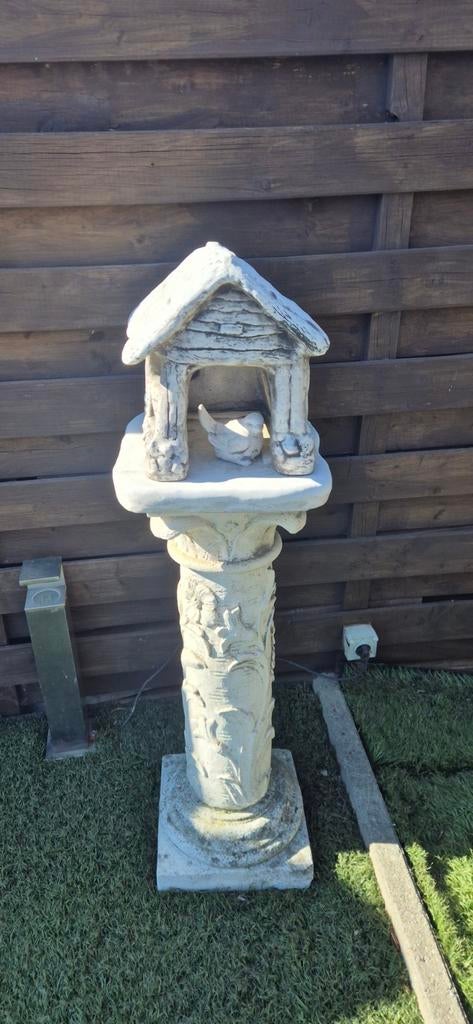 Betonnen vogelhuis op voet, Tuin en Terras, Tuinbeelden, Ophalen