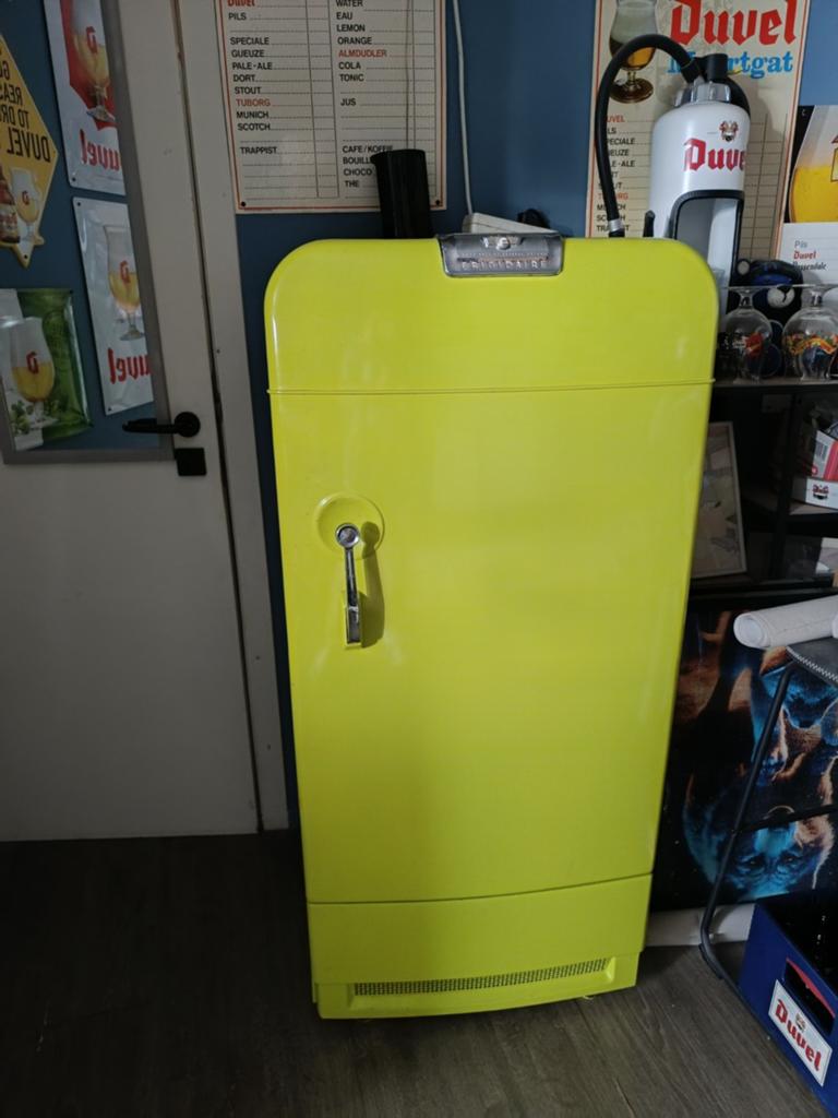 ECHTE Amerikaanse frigo, Ophalen