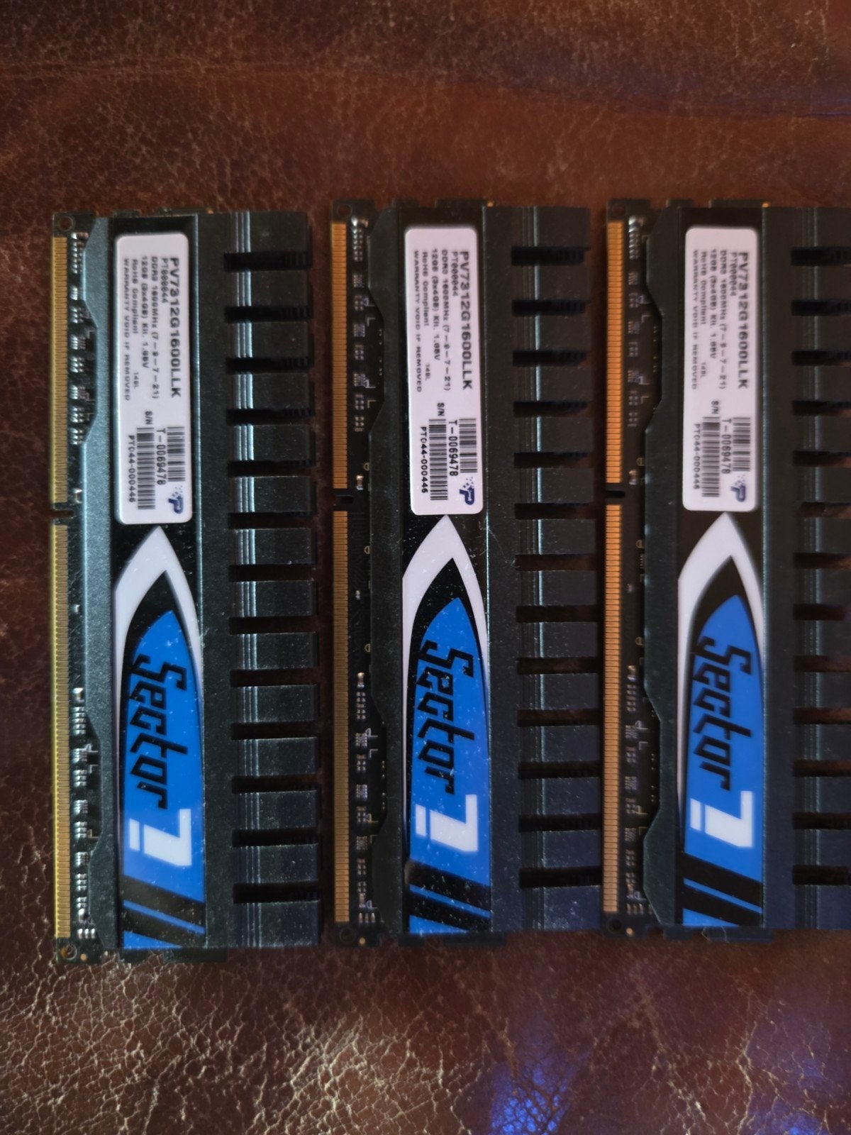 RAM Sector 7 set van 12 GB (3x4) DDR3 12800 1600 MHz CL7-9-7, Computers en Software, RAM geheugen, DDR3, Ophalen of Verzenden