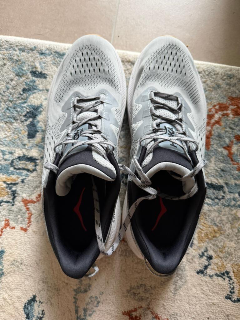 Hoka Kawana 2, Sport en Fitness, Overige merken, Hardloopschoenen, Ophalen of Verzenden, Zo goed als nieuw