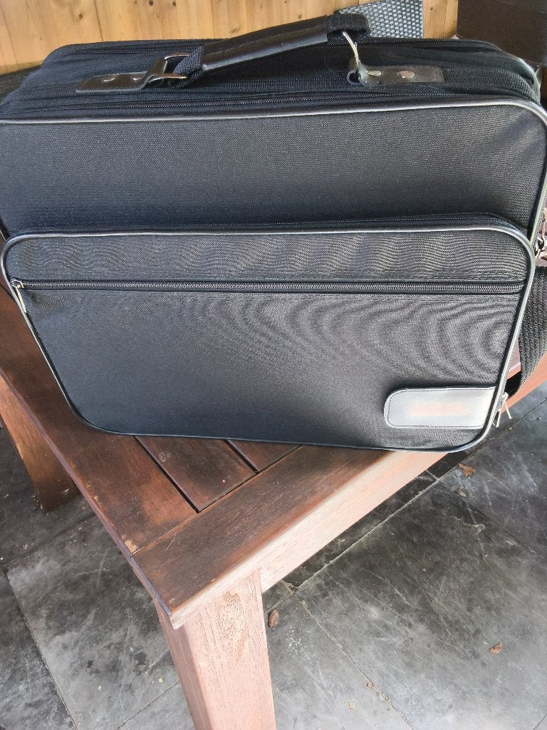 Nieuwe laptoptas of werktas, Computers en Software, Laptoptassen, Nieuw, Ophalen of Verzenden, Zwart, Aktetas