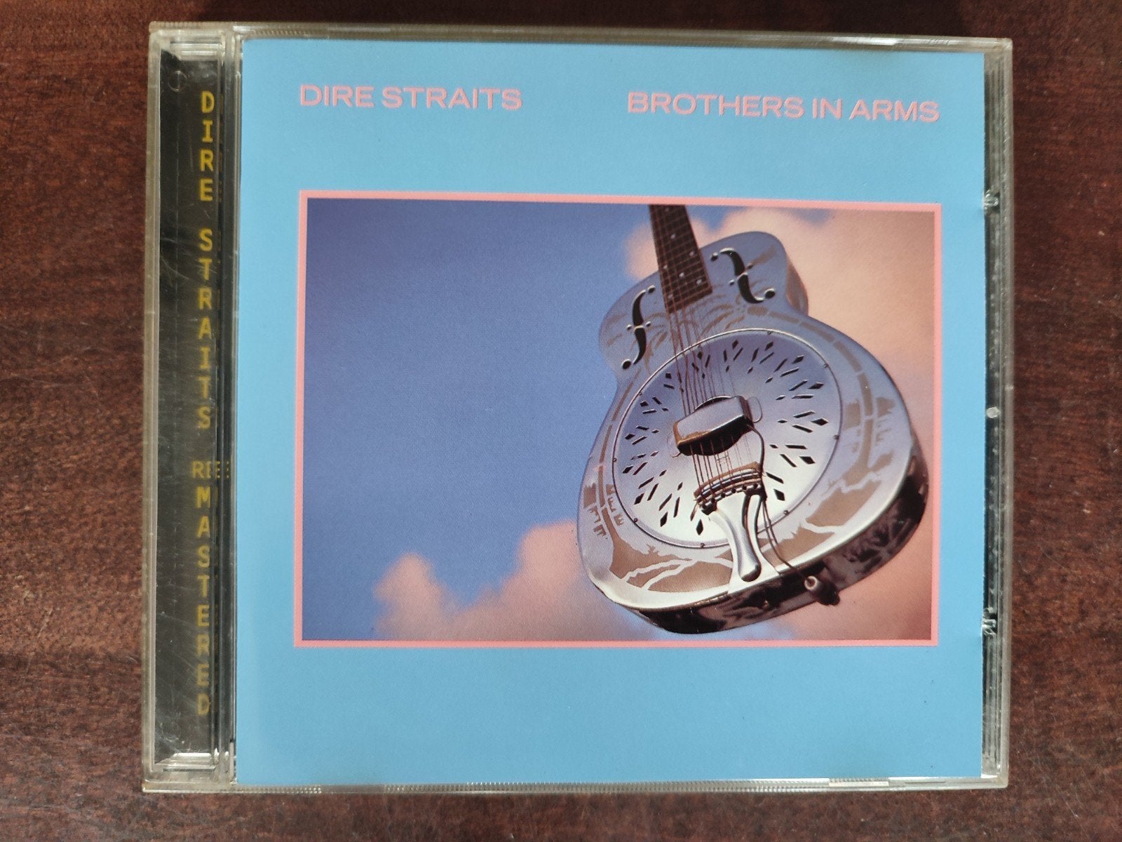 CD : DIRE STRAITS - BROTHERS IN ARMS remasterisé, Enlèvement ou Envoi