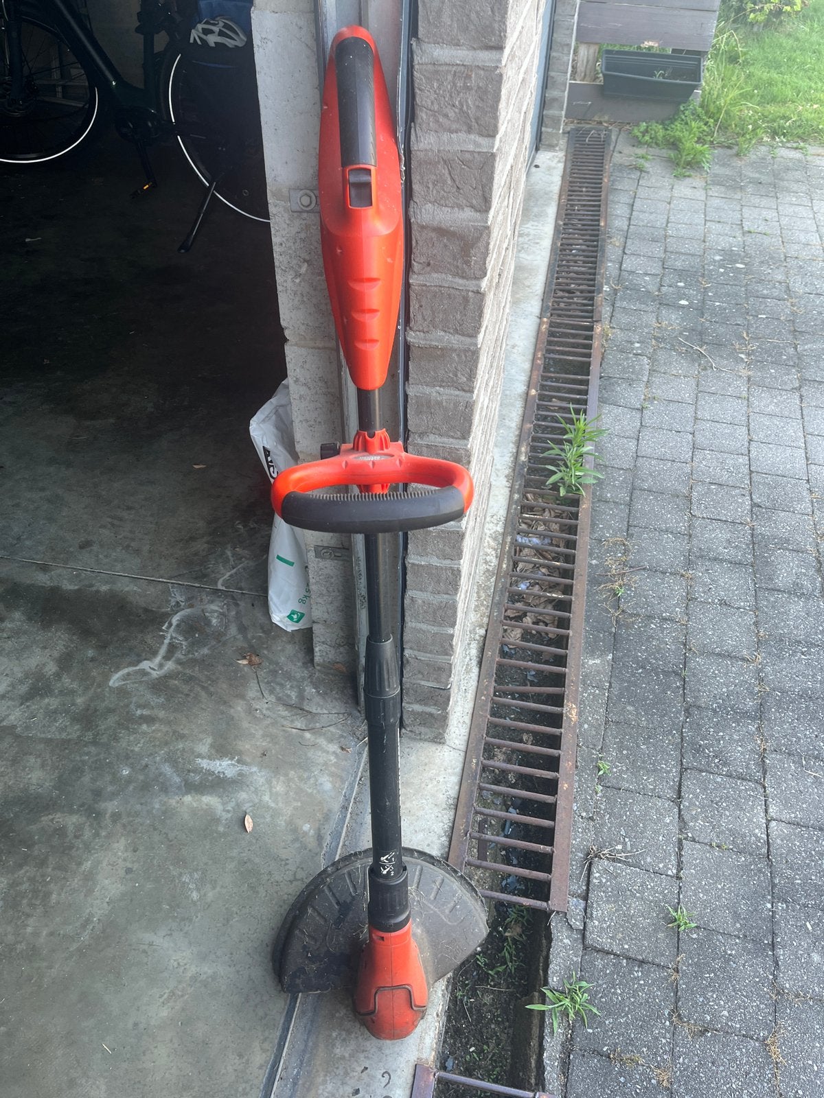 Kantenmaaier black & decker, Ophalen, Gebruikt, Accu