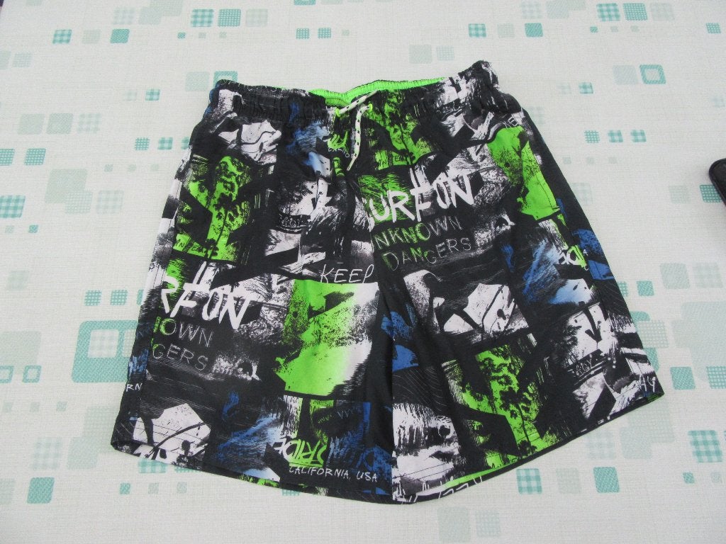 Zwemshort mt 170/176, Kinderen en Baby's, Kinderkleding | Kinder-zwemkleding, Maat 170, Decathlon, Ophalen of Verzenden, Zo goed als nieuw