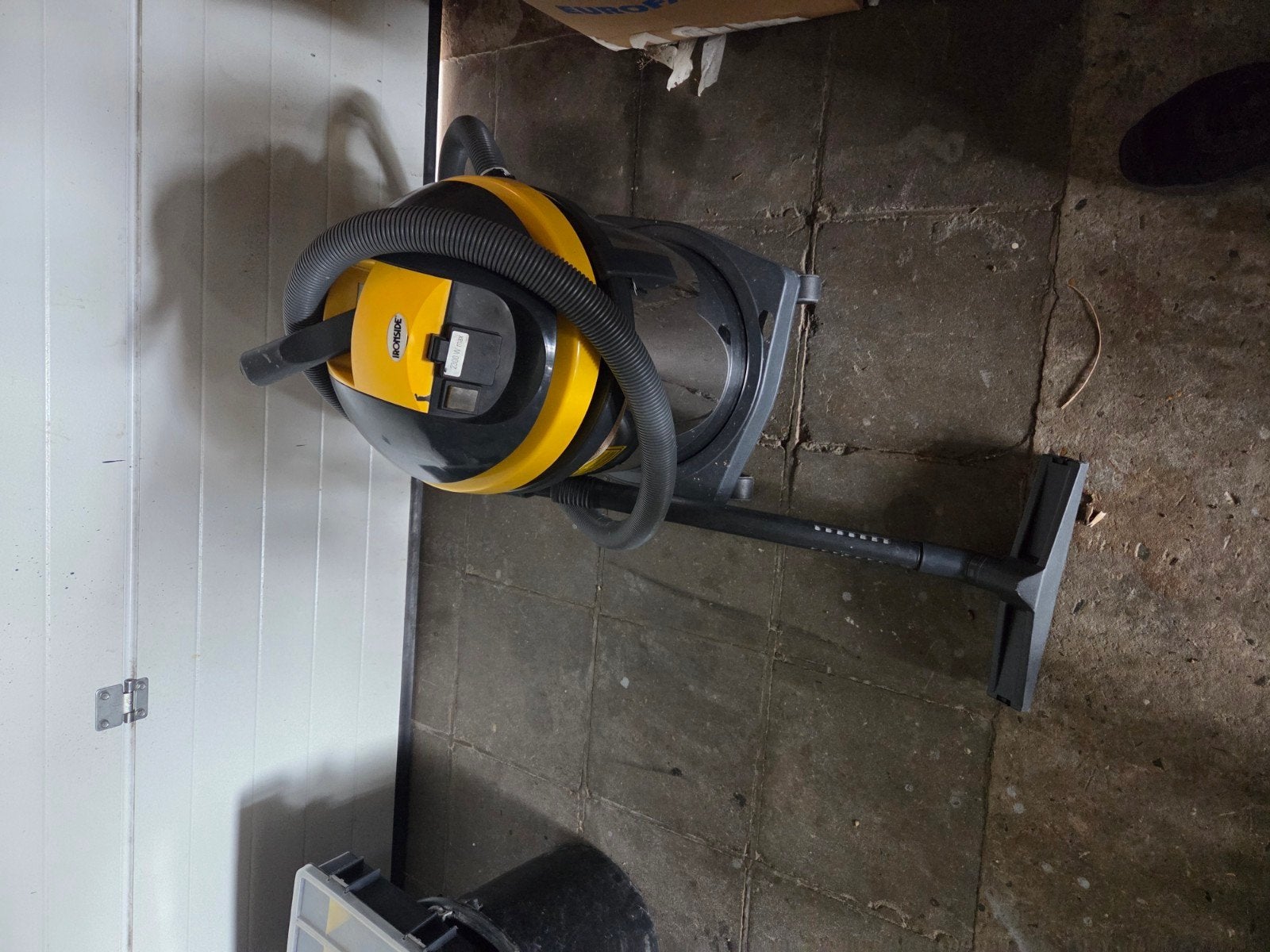 ASPIRATEUR À POUSSIÈRE ET À EAU IRONSIDE. 515HSRC 1250 W com, Convient aux sols durs, Aspirateur industriel, Réservoir, Autres marques