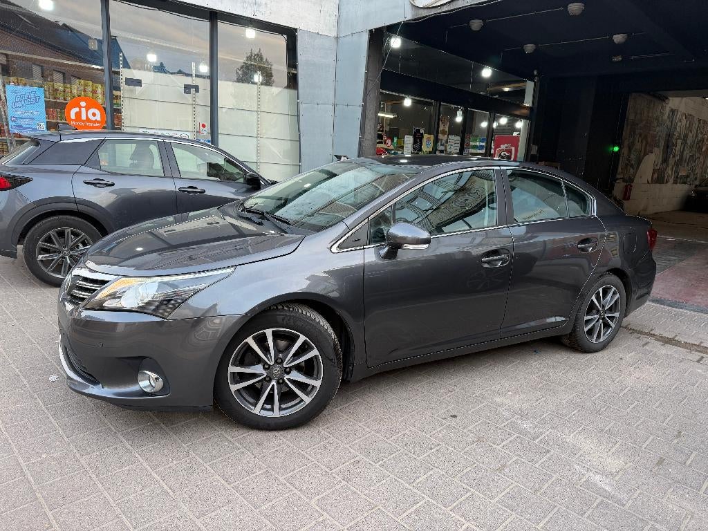 Toyota Avensis 2.0D4D 1er Main 128km Carnet Toyota, Autos, Toyota, Cuir, Achat, Avensis, Entreprise