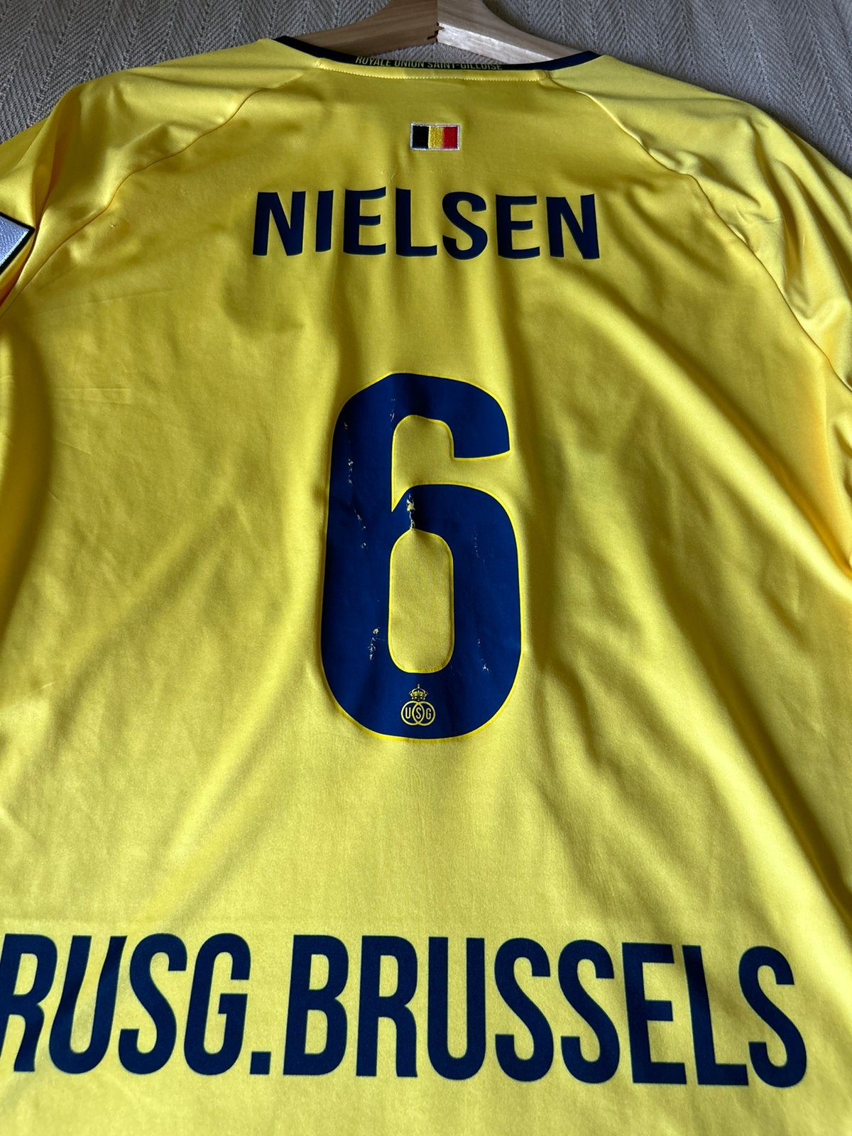 Matchworn shirt - Royale Union Saint - Gilloisr - Nielsen, Sport en Fitness, Ophalen of Verzenden, Zo goed als nieuw, Shirt
