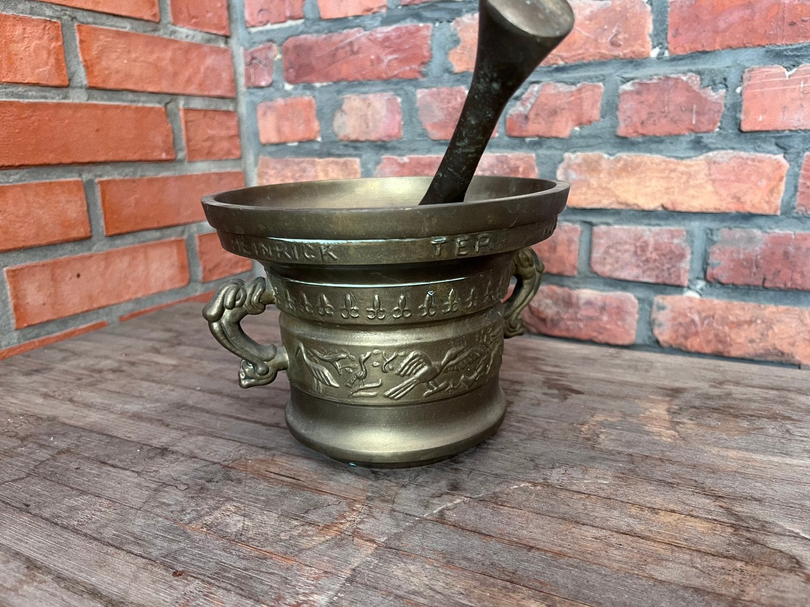 Vijzel met stamper, Ophalen