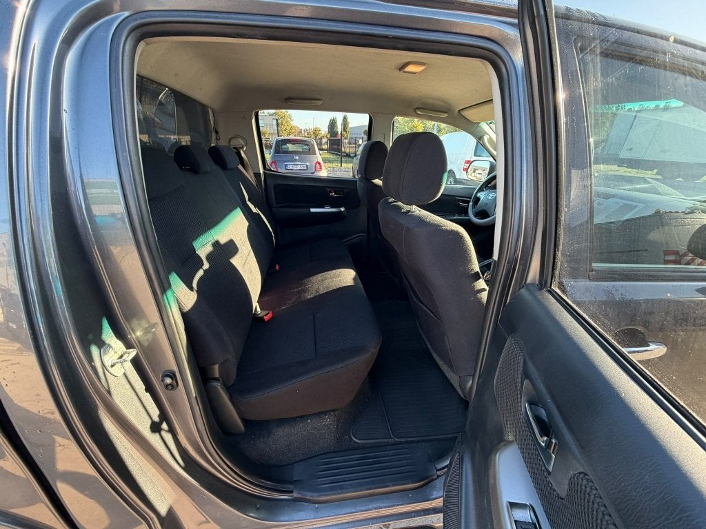 Toyota Hilux ( Stock ID 41769) — 13
