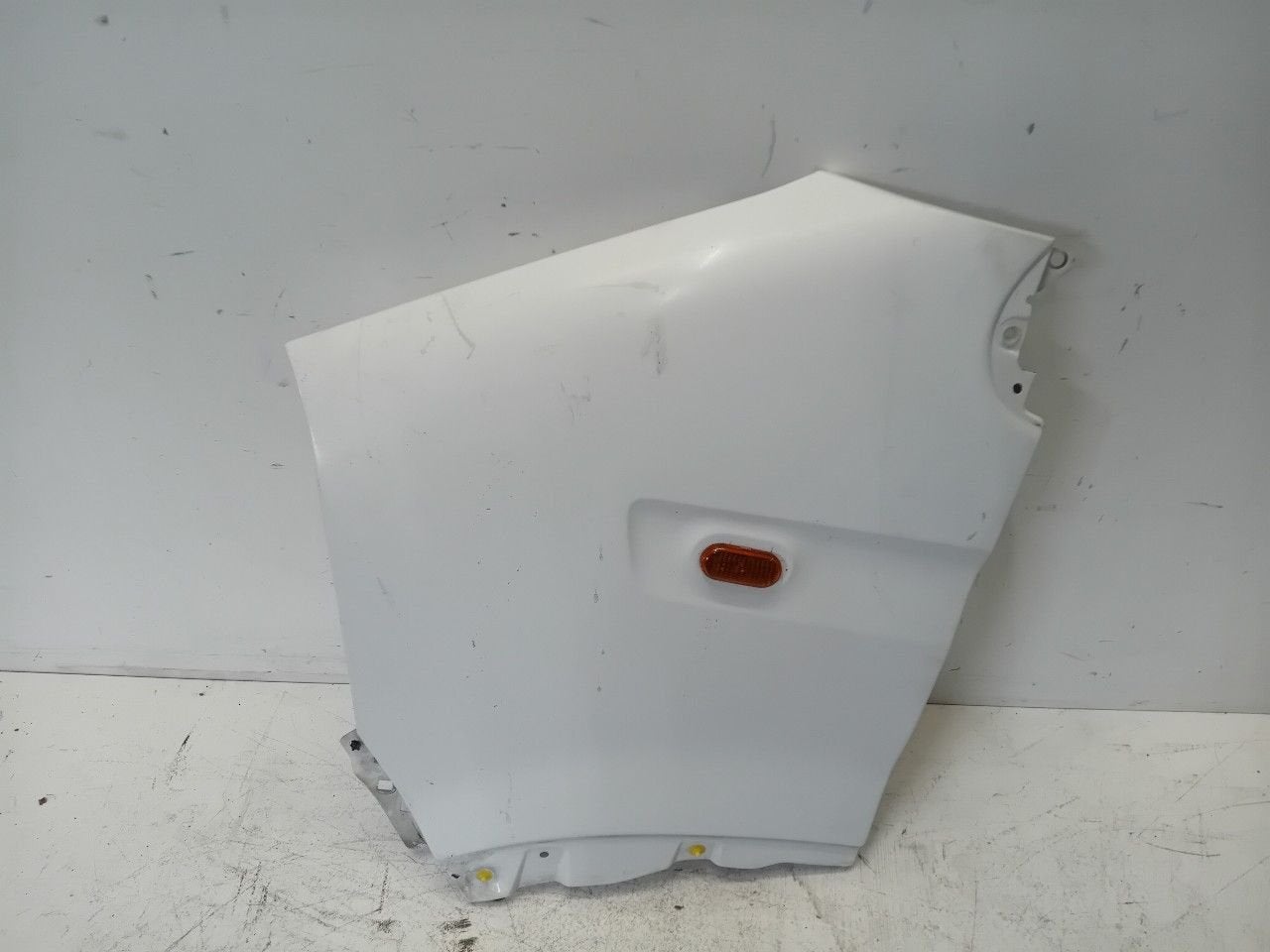 Spatbord links voor Nissan Interstar, Onderdelen@venauto.nl, Van der Ven Autorecycling B.V., Gebruikt, Ettenseweg 76, 4706 PB Roosendaal, The Netherlands